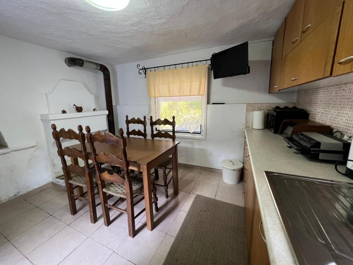 Traditional Holiday home Sklithro (Melivoia)